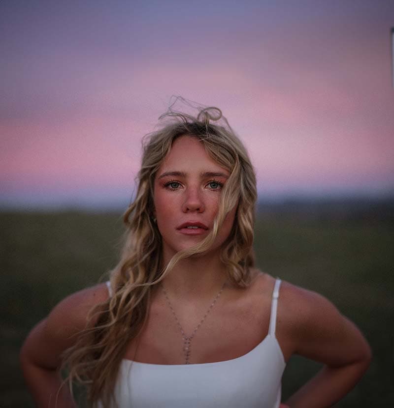 headshot of avery anna